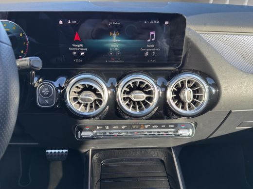 Mercedes-Benz GLA 250 AMG Line | Pano | Geheugen stoelen | sfeer | Apple | Led | 19" | Burmester | ActivLease financial lease