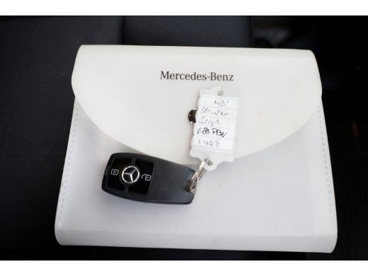 Mercedes-Benz Sprinter 317 CDI 170pk 9G Automaat D.C. Open Laadbak Trekhaak 3500kg 02-2023 ActivLease financial lease