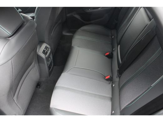 Peugeot e-308 Allure EV 54 kWh | Navigatie | Camera | 3-Fase laden | Parkeersensoren | ActivLease financial lease