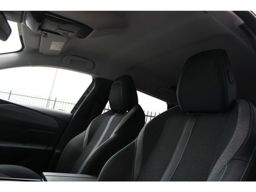 Peugeot e-308 Allure EV 54 kWh | Navigatie | Camera | 3-Fase laden | Parkeersensoren | ActivLease financial lease