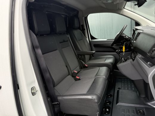 Peugeot Expert 2.0 BlueHDI 123 PK / L3H1 / 1e EIG. / AIRCO / CRUISE / CAMERA / BLINDSPOT / 3-ZITS ActivLease financial lease