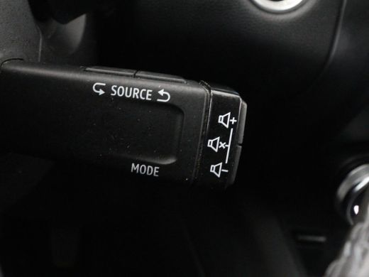 Renault Captur 1.6 E-Tech Plug-in Hybrid 160 Intens | Carplay | Half leder | Navigatie | Full LED | Parkeerhulp ... ActivLease financial lease