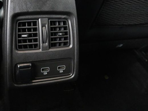 Renault Captur 1.6 E-Tech Plug-in Hybrid 160 Intens | Carplay | Half leder | Navigatie | Full LED | Parkeerhulp ... ActivLease financial lease