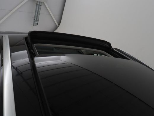 Skoda Enyaq iV 80 | SOH 91% | Panoramadak | Trekhaak | Leder | Stoelverwarming | Camera | Sfeerverlichting | Nav... ActivLease financial lease