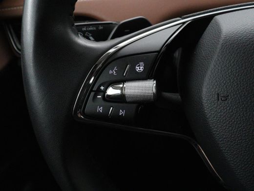 Skoda Enyaq iV 80 | SOH 91% | Panoramadak | Trekhaak | Leder | Stoelverwarming | Camera | Sfeerverlichting | Nav... ActivLease financial lease