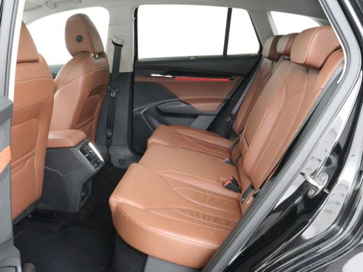 Skoda Enyaq iV 80 | SOH 91% | Panoramadak | Trekhaak | Leder | Stoelverwarming | Camera | Sfeerverlichting | Nav... ActivLease financial lease