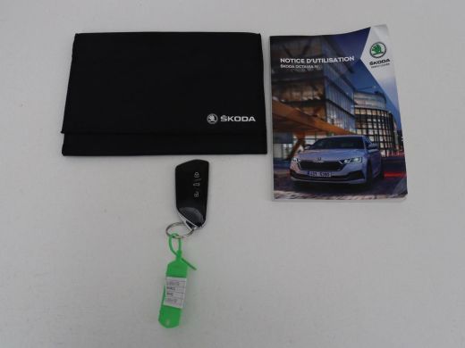 Skoda Octavia 1.4 TSI iV PHEV Business Edition | Adaptive cruise | Stuurverwarming | Carplay | Navigatie | Park... ActivLease financial lease