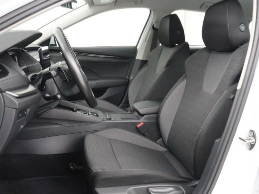 Skoda Octavia 1.4 TSI iV PHEV Business Edition | Adaptive cruise | Stuurverwarming | Carplay | Navigatie | Park... ActivLease financial lease