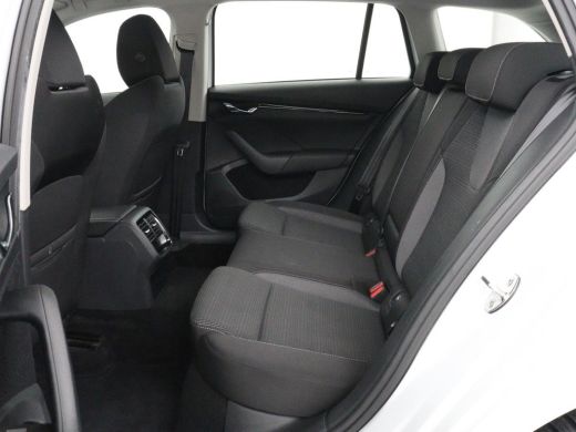 Skoda Octavia 1.4 TSI iV PHEV Business Edition | Adaptive cruise | Stuurverwarming | Carplay | Navigatie | Park... ActivLease financial lease