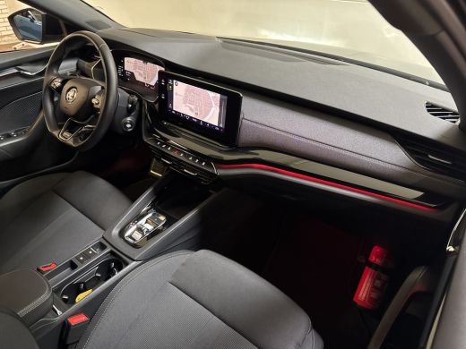 Skoda Octavia Combi 1.5 TSI MHEV 150PK SPORTLINE BUSINESS CAMERA/NAVI/HEAD-UP/SFEERVERL. ActivLease financial lease