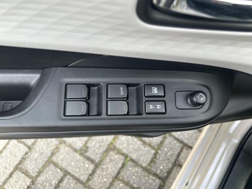 Suzuki Swift 1.2 Select Smart Hybrid ActivLease financial lease