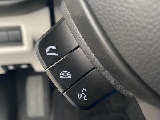 Suzuki Swift 1.2 Select Smart Hybrid Automaat | GEEN AFLEVERKOSTEN | Apple Carplay & Android Auto | Parkeersen... ActivLease financial lease