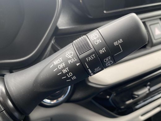 Suzuki Swift 1.2 Select Smart Hybrid Automaat | GEEN AFLEVERKOSTEN | Apple Carplay & Android Auto | Parkeersen... ActivLease financial lease