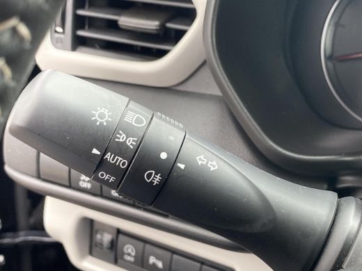 Suzuki Swift 1.2 Select Smart Hybrid Automaat | GEEN AFLEVERKOSTEN | Apple Carplay & Android Auto | Parkeersen... ActivLease financial lease