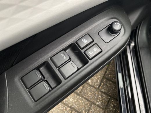 Suzuki Swift 1.2 Select Smart Hybrid Automaat | GEEN AFLEVERKOSTEN | Apple Carplay & Android Auto | Parkeersen... ActivLease financial lease