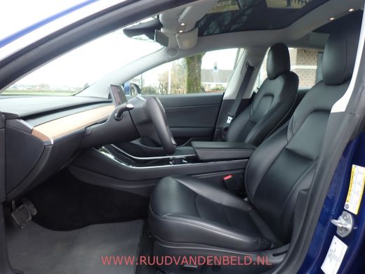 Tesla Model 3 SR+ RWD 60 kWh 90% SOH / !! YOKE !! / AUTOPILOT / CCS / PANODAK ActivLease financial lease