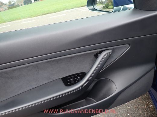 Tesla Model 3 SR+ RWD 60 kWh 90% SOH / !! YOKE !! / AUTOPILOT / CCS / PANODAK ActivLease financial lease