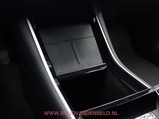 Tesla Model 3 SR+ RWD 60 kWh 90% SOH / !! YOKE !! / AUTOPILOT / CCS / PANODAK ActivLease financial lease