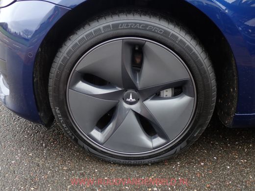 Tesla Model 3 SR+ RWD 60 kWh 90% SOH / !! YOKE !! / AUTOPILOT / CCS / PANODAK ActivLease financial lease