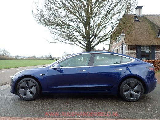 Tesla Model 3 SR+ RWD 60 kWh 90% SOH / !! YOKE !! / AUTOPILOT / CCS / PANODAK ActivLease financial lease