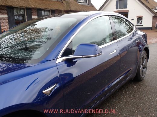 Tesla Model 3 SR+ RWD 60 kWh 90% SOH / !! YOKE !! / AUTOPILOT / CCS / PANODAK ActivLease financial lease