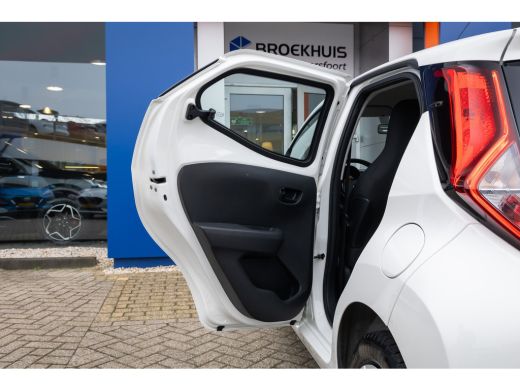 Toyota Aygo 1.0 VVT-i x-fun | Airco | Bluetooth | Elektrische ramen voor | Centrale deurvergrendeling | Airco... ActivLease financial lease