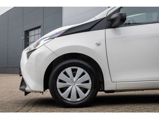 Toyota Aygo 1.0 VVT-i x-fun | Airco | Bluetooth | Elektrische ramen voor | Centrale deurvergrendeling | Airco... ActivLease financial lease