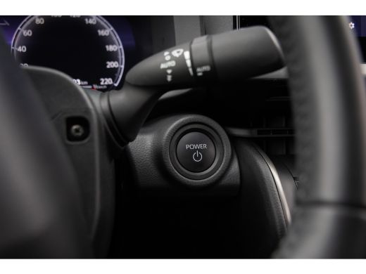 Toyota C-HR 1.8 Hybrid 140 Dynamic | Apple Carplay/Android Auto | Camera | Adaptieve Cruise Control | LM Velg... ActivLease financial lease