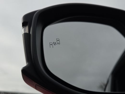 Toyota C-HR 1.8 Hybrid 140 First Edition | Apple CarPlay | Stoel / Stuurverwarming | Elektr. klep | Rijklaar ... ActivLease financial lease