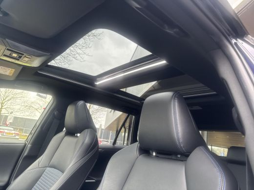 Toyota RAV4 2.5 Hybrid AWD Bi-Tone | 06-10141018 Voor meer informatie ActivLease financial lease