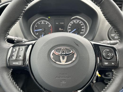Toyota Yaris 1.0 VVT-i Connect ActivLease financial lease