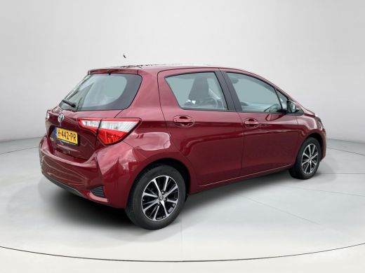 Toyota Yaris 1.0 VVT-i Connect ActivLease financial lease