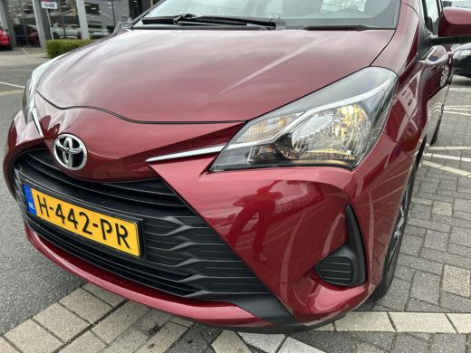 Toyota Yaris 1.0 VVT-i Connect ActivLease financial lease