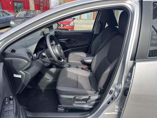 Toyota Yaris 1.5 Hybrid 115 Dynamic | 06-10141018 Voor meer informatie ActivLease financial lease