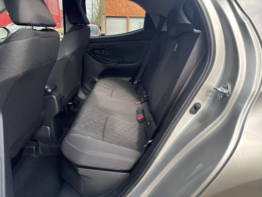 Toyota Yaris 1.5 Hybrid 115 Dynamic | 06-10141018 Voor meer informatie ActivLease financial lease