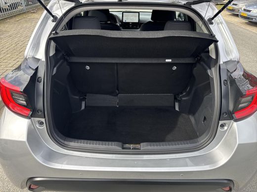 Toyota Yaris 1.5 Hybrid 115 Dynamic | 06-10141018 Voor meer informatie ActivLease financial lease