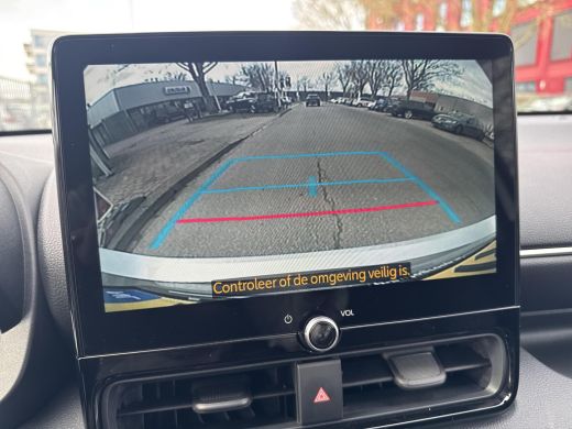 Toyota Yaris 1.5 Hybrid 115 Dynamic | 06-10141018 Voor meer informatie ActivLease financial lease