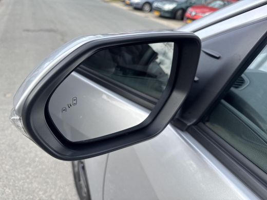 Toyota Yaris 1.5 Hybrid 115 Dynamic | 06-10141018 Voor meer informatie ActivLease financial lease