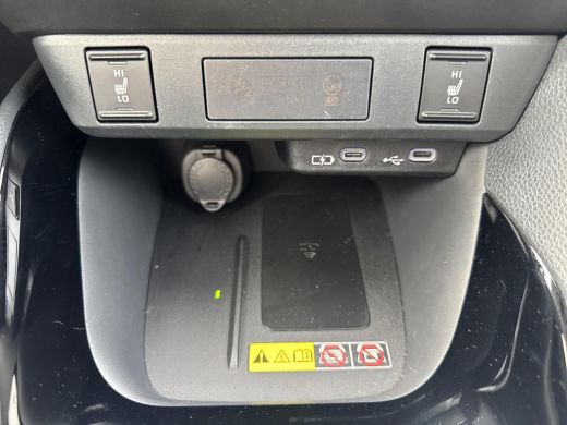 Toyota Yaris 1.5 Hybrid 115 Dynamic | 06-10141018 Voor meer informatie ActivLease financial lease