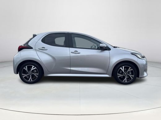 Toyota Yaris 1.5 Hybrid 115 Dynamic | 06-10141018 Voor meer informatie ActivLease financial lease