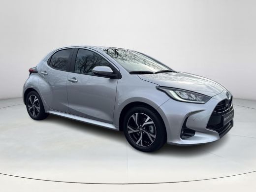 Toyota Yaris 1.5 Hybrid 115 Dynamic | 06-10141018 Voor meer informatie ActivLease financial lease