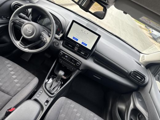 Toyota Yaris 1.5 Hybrid 115 Dynamic | 06-10141018 Voor meer informatie ActivLease financial lease