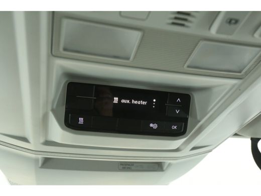 Volkswagen Crafter 2.0 TDI L3H3 140PK | Aut. | 3000KG Trekgew. | Airco | Adap. Cruise | Camera | Carplay | Parkeersens. ActivLease financial lease