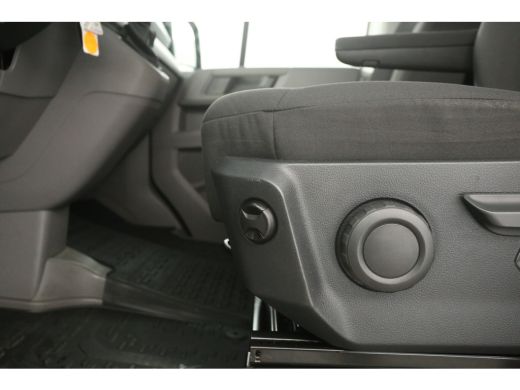 Volkswagen Crafter 2.0 TDI L3H3 140PK | Aut. | 3000KG Trekgew. | Airco | Adap. Cruise | Camera | Carplay | Parkeersens. ActivLease financial lease