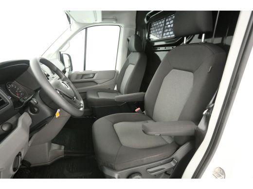 Volkswagen Crafter 2.0 TDI L3H3 140PK | Aut. | 3000KG Trekgew. | Airco | Adap. Cruise | Camera | Carplay | Parkeersens. ActivLease financial lease