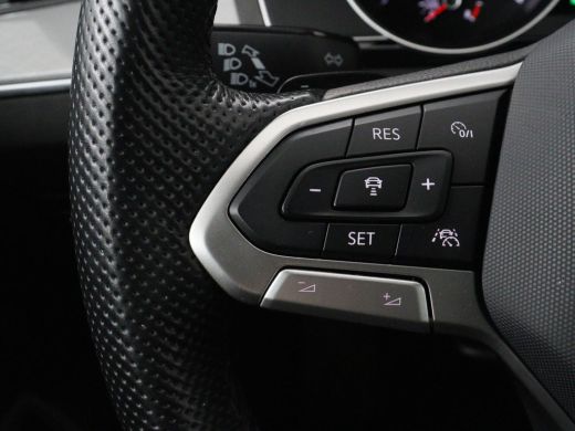 Volkswagen Passat 1.4 TSI PHEV GTE | Stoelverwarming | Trekhaak | Massage | 360 Camera | Stuurverwarming | Adaptive... ActivLease financial lease