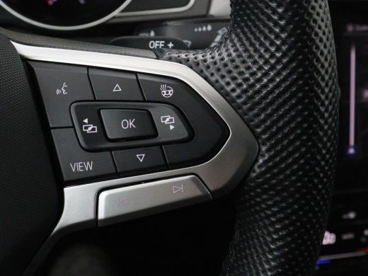 Volkswagen Passat 1.4 TSI PHEV GTE | Stoelverwarming | Trekhaak | Massage | 360 Camera | Stuurverwarming | Adaptive... ActivLease financial lease