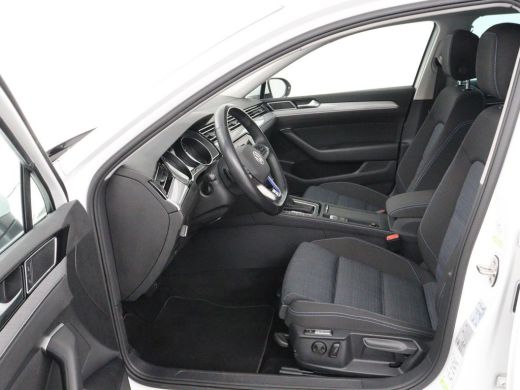 Volkswagen Passat 1.4 TSI PHEV GTE | Stoelverwarming | Trekhaak | Massage | 360 Camera | Stuurverwarming | Adaptive... ActivLease financial lease