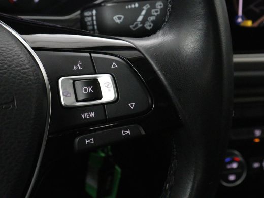 Volkswagen T-Roc 1.0 TSI Style Business | Adaptive cruise | Carplay | Navigatie | DAB | Climate control | Bluetoot... ActivLease financial lease