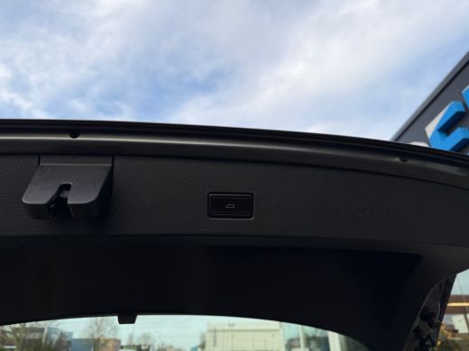 Volkswagen T-Roc 1.5 TSI Sport App connect | Stuurverwarming ActivLease financial lease